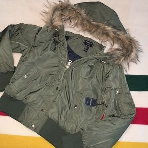 NWT Forever21 olive green bomber fleece/fur hood S